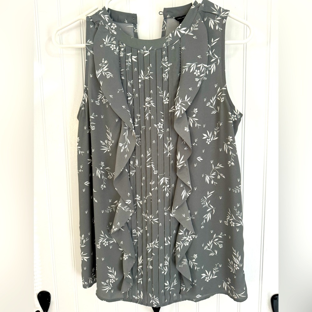 Ann Taylor XS Women's blouse, grey and white.